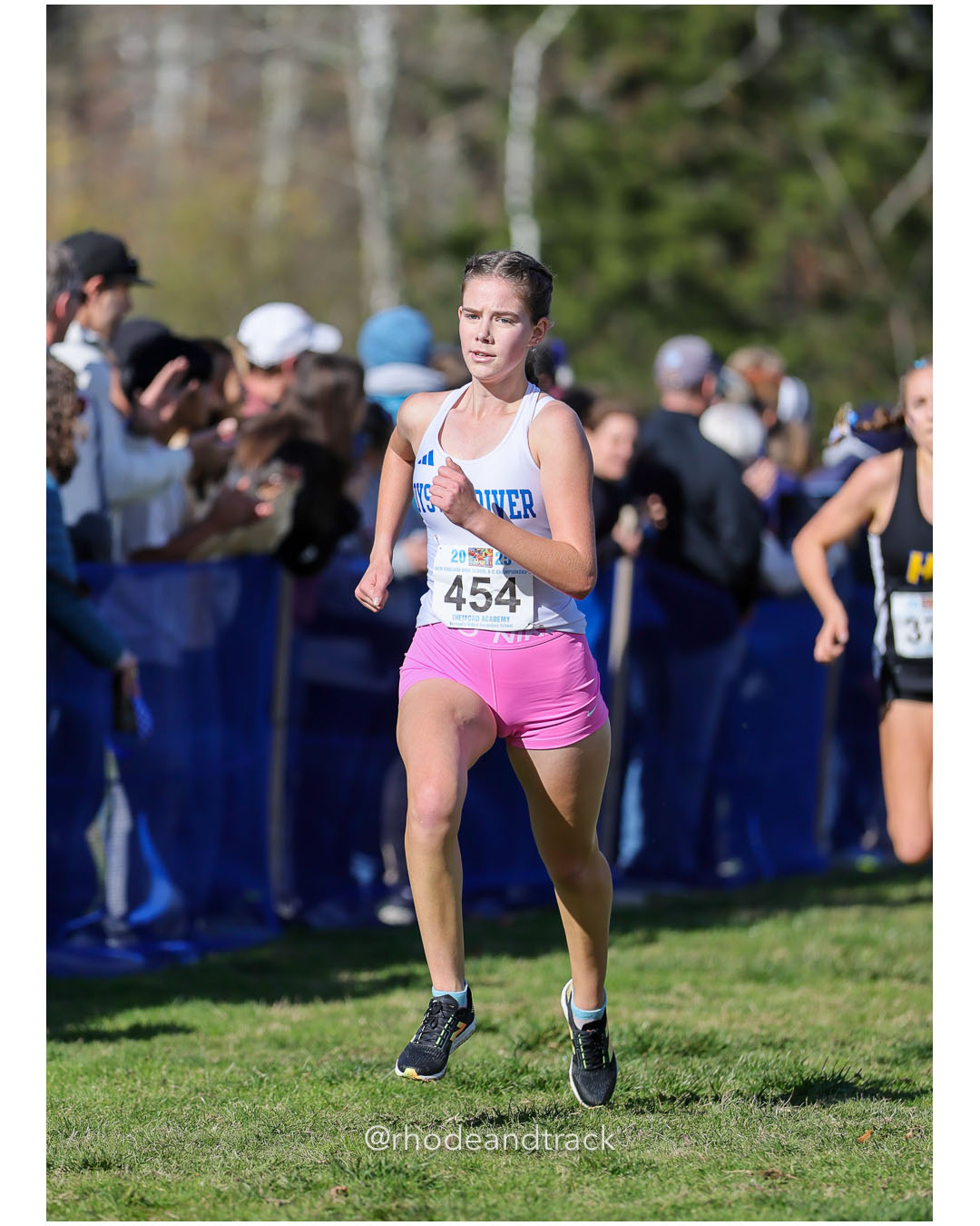Haley Bezanson, Oyster River High School, P130, 21:40.22 - New England Cross Country State Championship - Thetford Vt - November 8, 2025 File: ./dir-1-Girls-Championship/251108-2025-New England-Cross-Country-Championships-Thetford-VT-311-296A5479.jpg Haley Bezanson, Oyster River High School, P130, 21:40.22 - New England Cross Country State Championship - Thetford Vt - November 8, 2025 –…